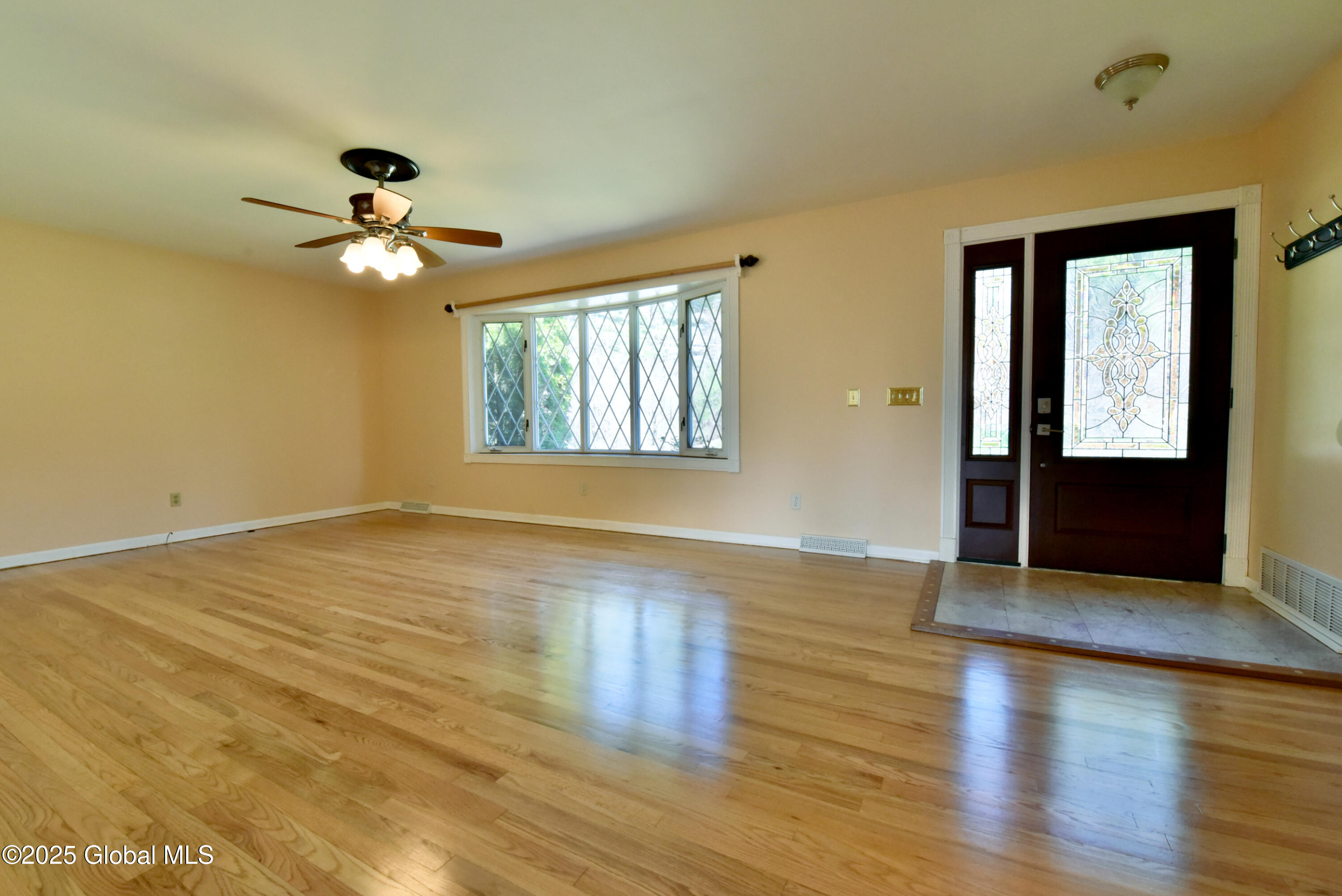 4 Southcrest Drive, Clifton Park, New York image 2