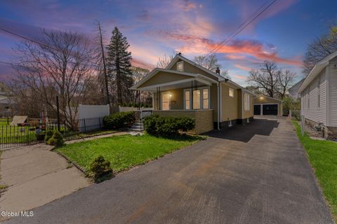 Photo of 917 Hazelwood Avenue, Schenectady, NY 12306 (MLS # 202615455)