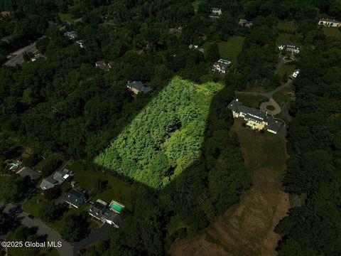 Photo of 112 Woods Lane, Colonie, NY 12204 (MLS # 202520612)