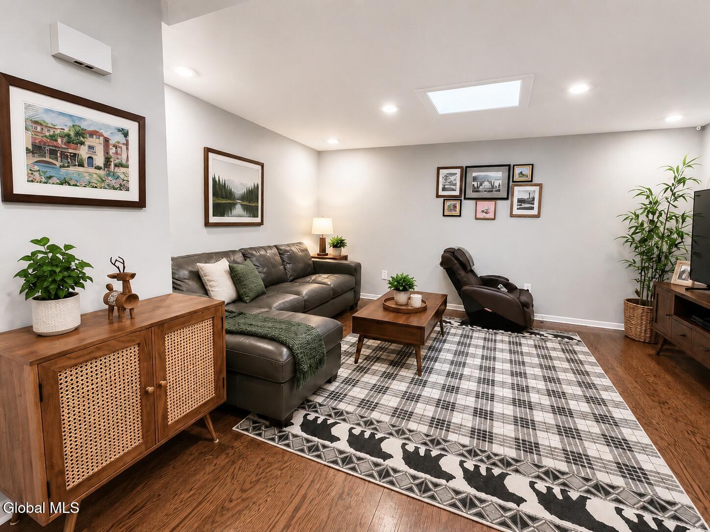 8B Lacosta Drive