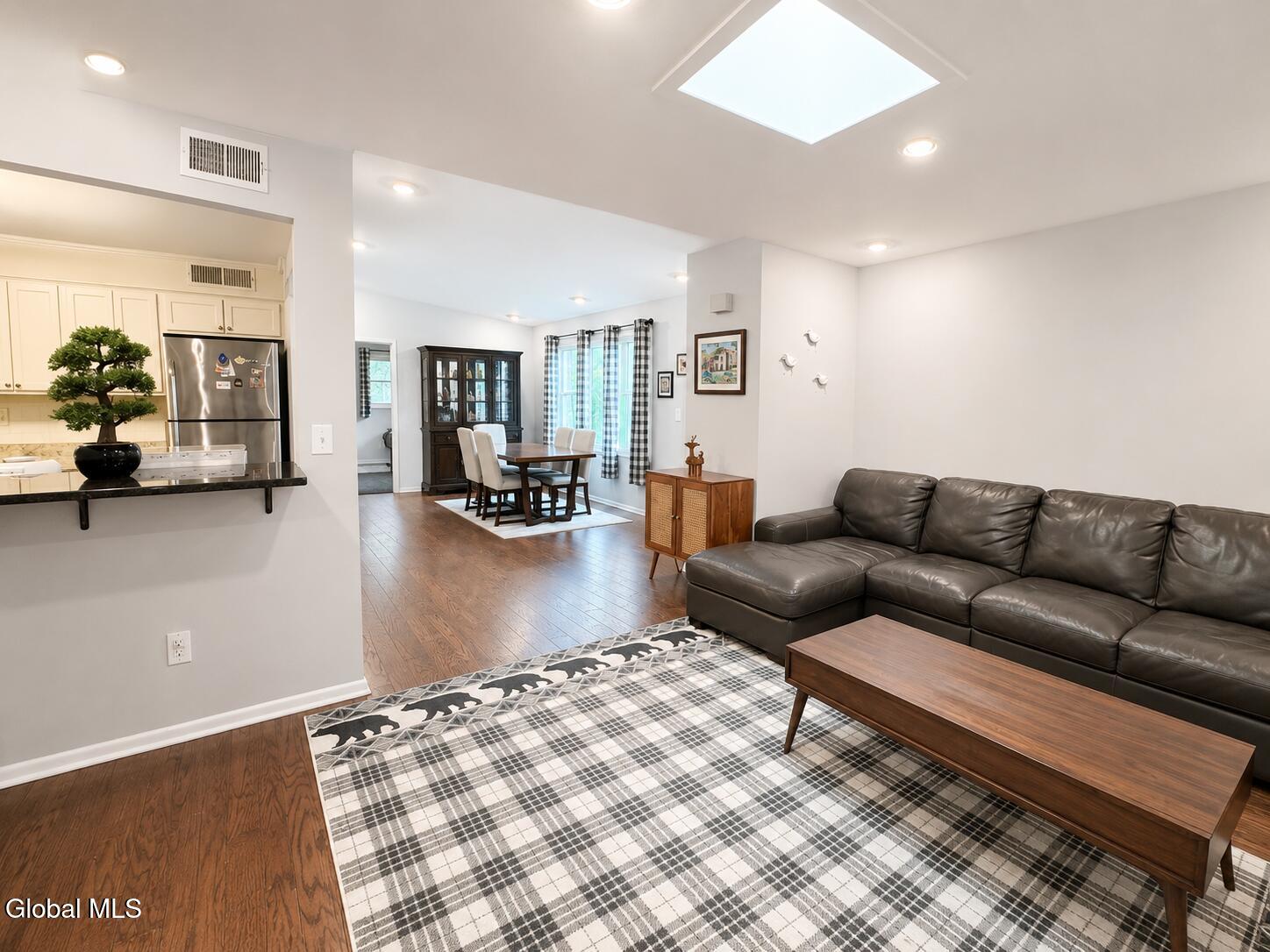 8B Lacosta Drive
