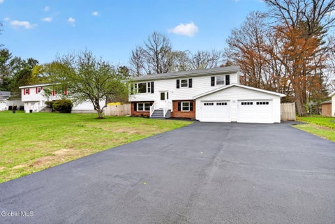 Homes For Sale - 5 Greenridge Drive<br/> Clifton Park, NY 12065