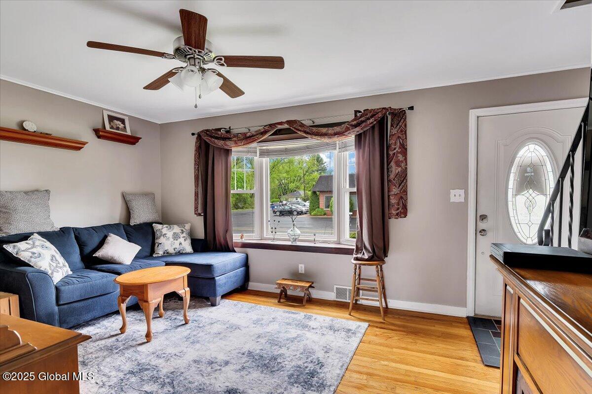 45 Thatcher Street, Selkirk, New York image 10