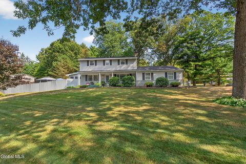 Homes For Sale - 7 Mountain Way<br/> Clifton Park, NY 12065