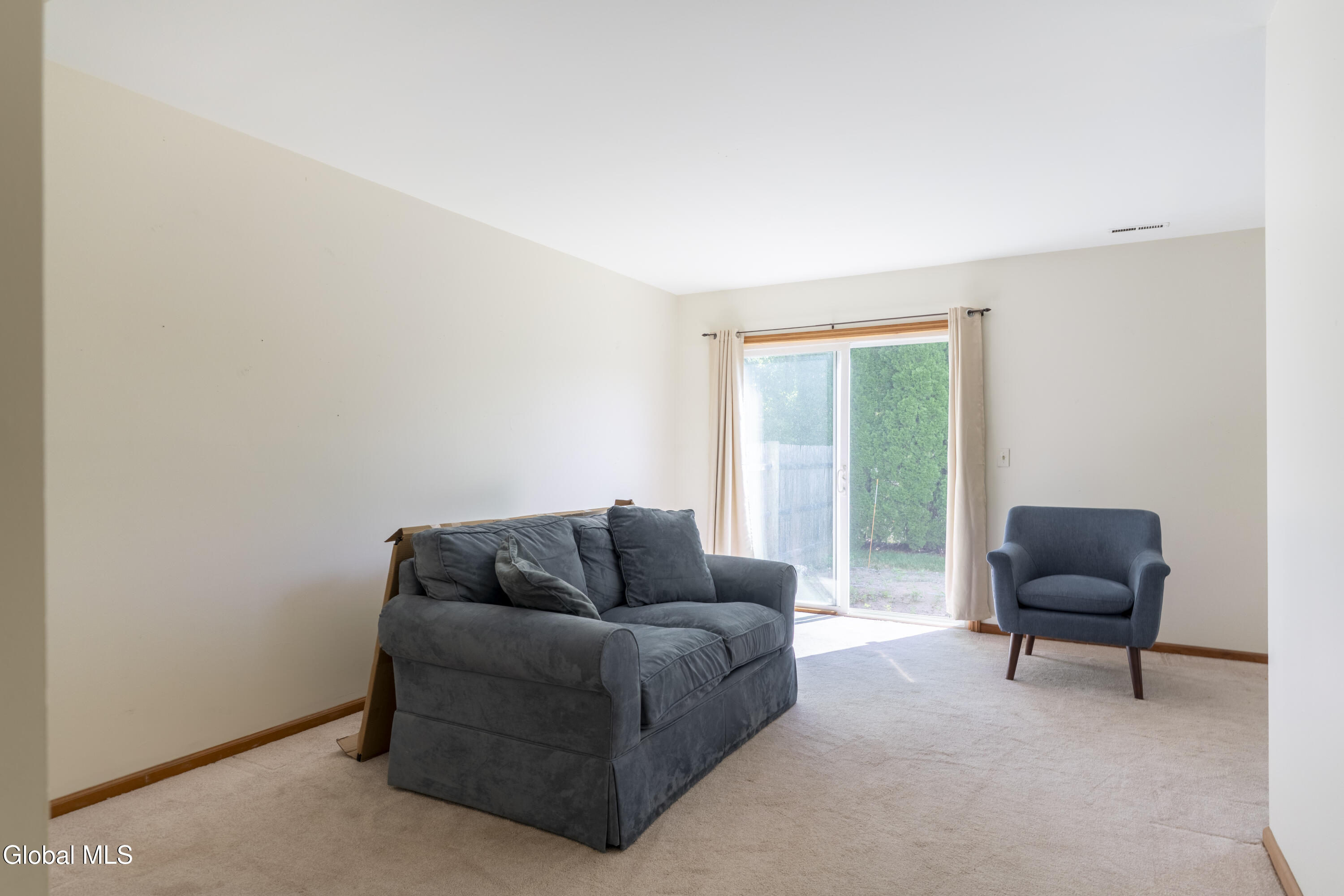 14 Tompion Lane