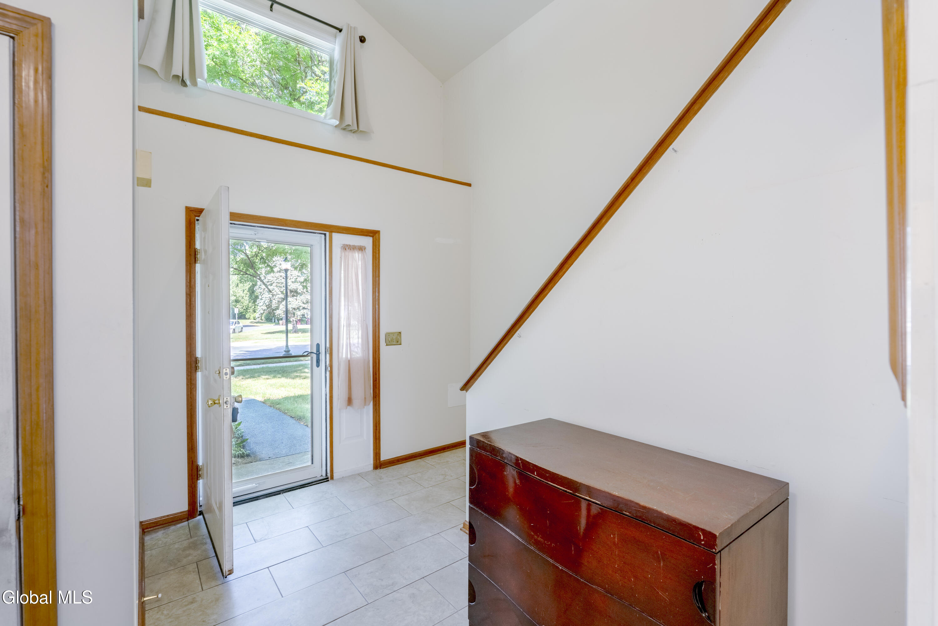 14 Tompion Lane