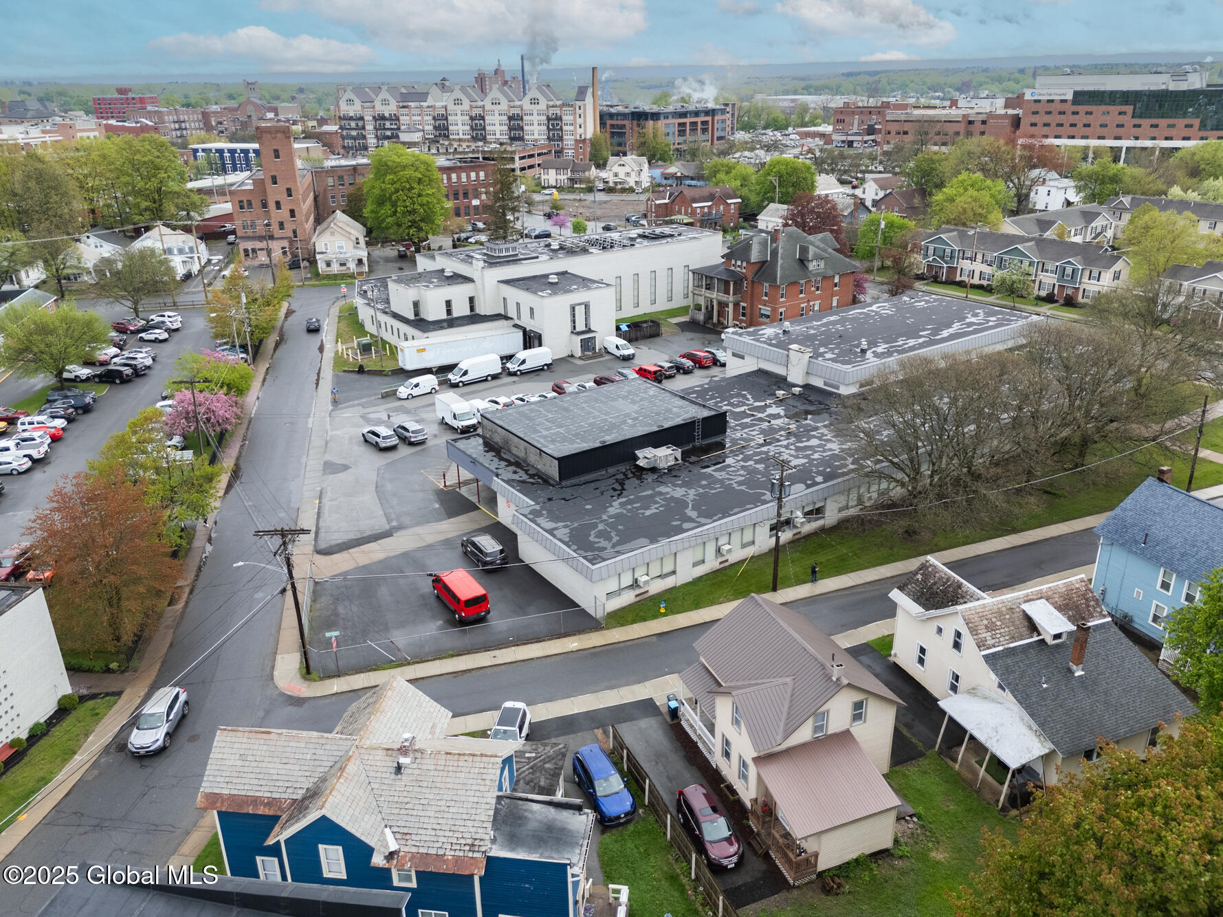 6 Cottage Place, Glens Falls, New York image 24