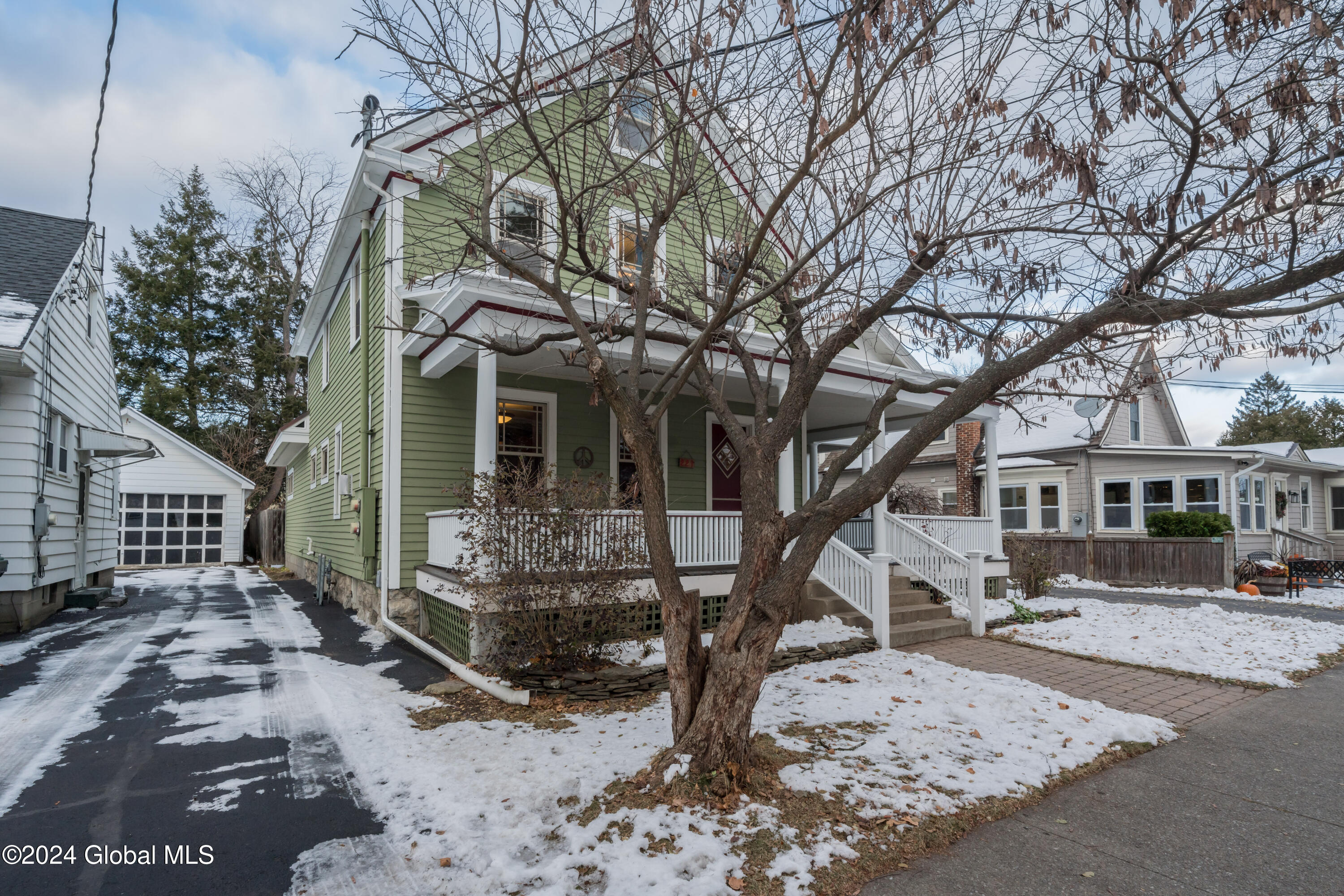 221 Lake Avenue, Saratoga Springs, New York image 34