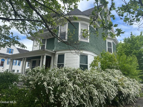 Homes For Sale - 4 Watson Place<br/> Utica, NY 13501