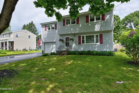 Homes For Sale - 30 Fredrick Drive<br/> Saratoga Springs, NY 12866