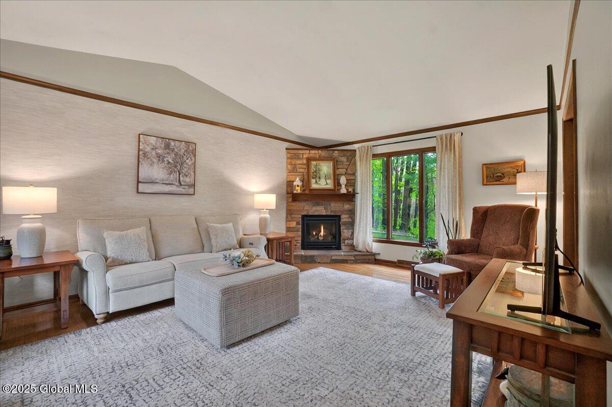 38 Via Da Vinci, Clifton Park, New York image 5