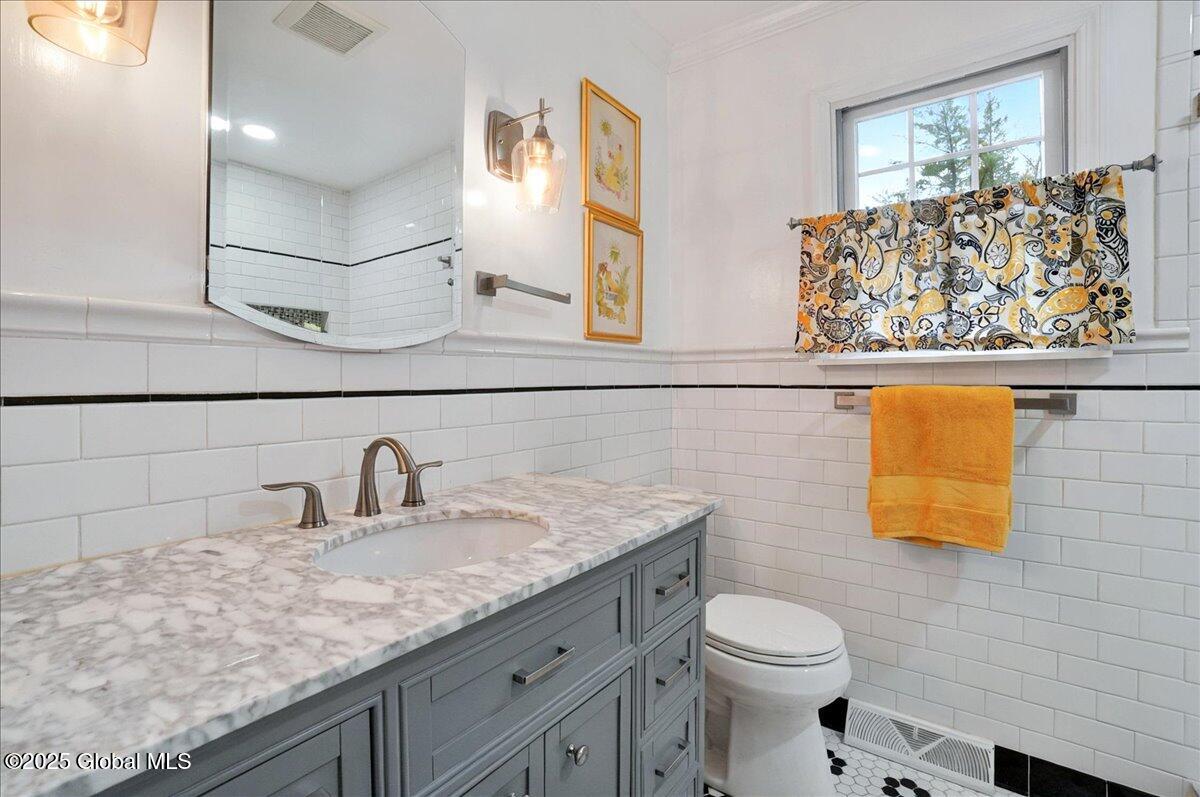 38 Via Da Vinci, Clifton Park, New York image 35