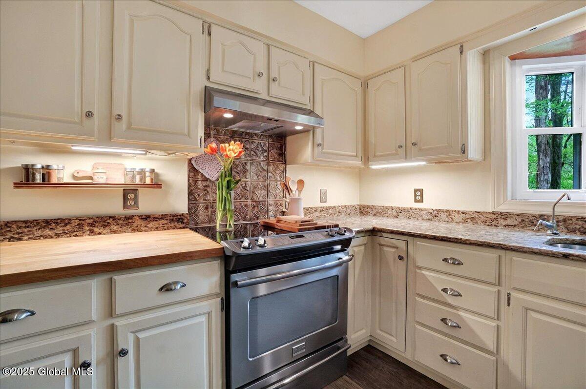 38 Via Da Vinci, Clifton Park, New York image 13