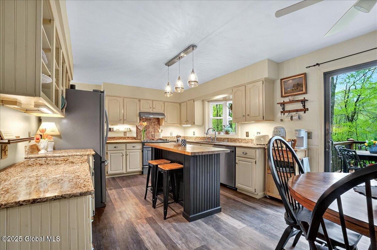 38 Via Da Vinci, Clifton Park, New York image 16