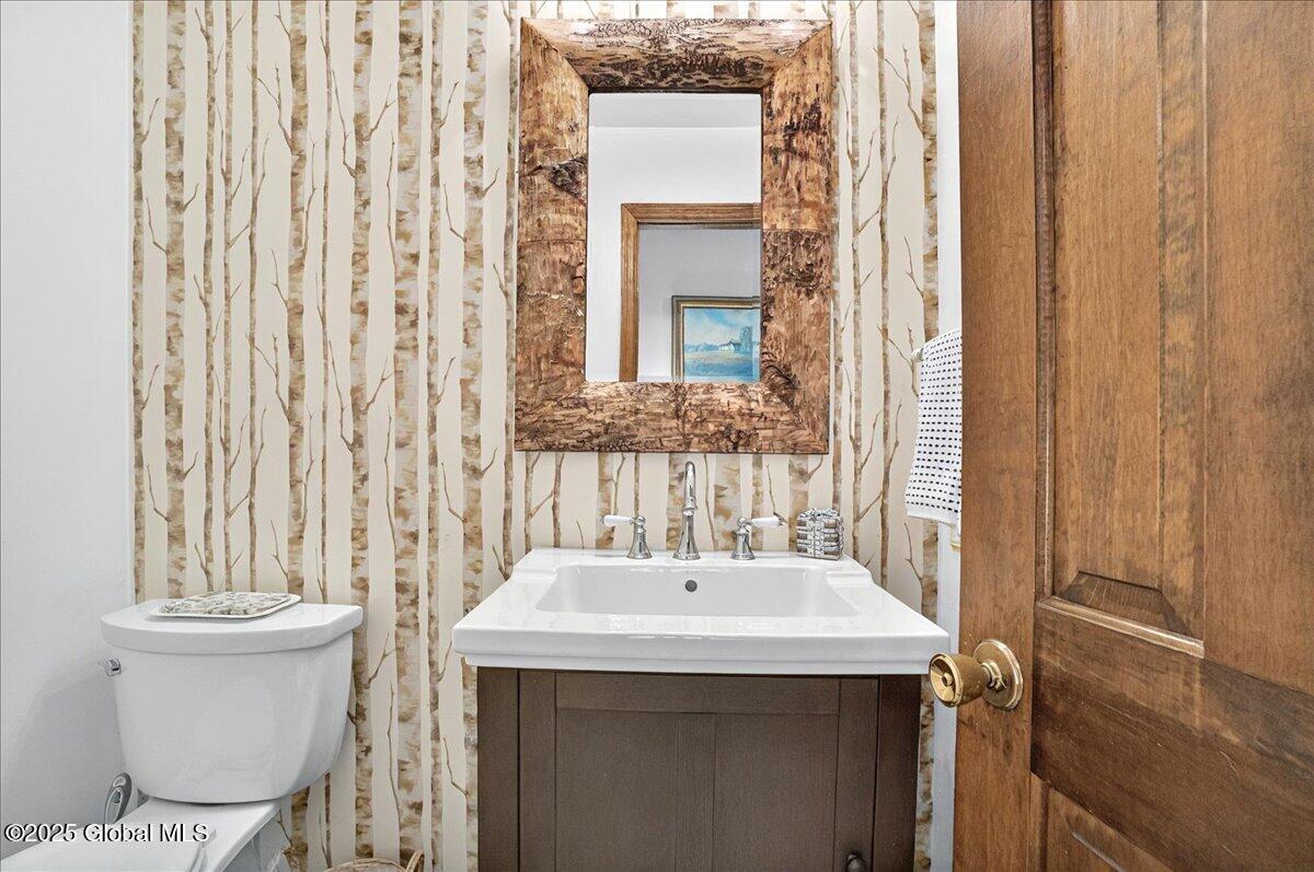 38 Via Da Vinci, Clifton Park, New York image 25