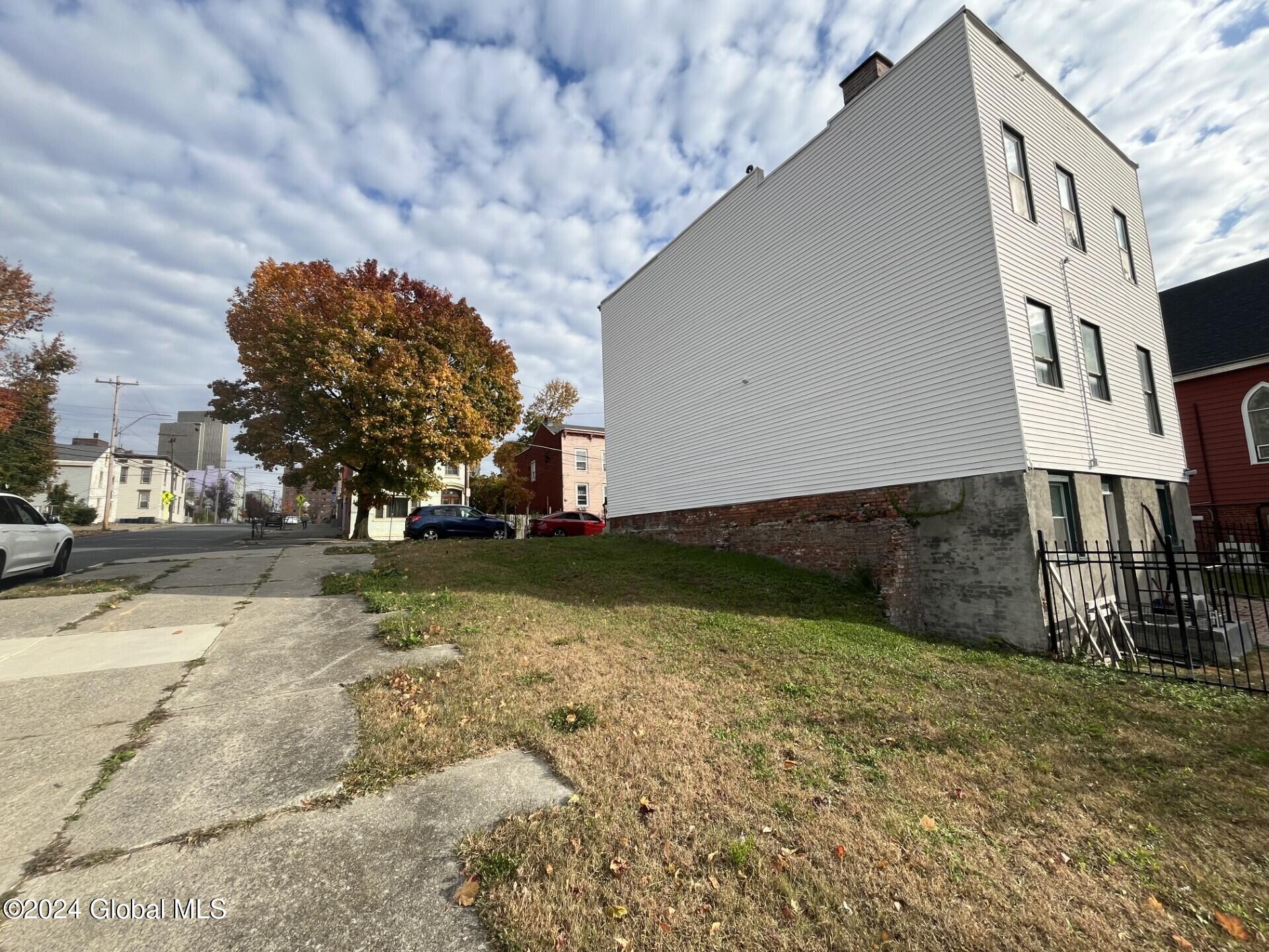 64 Alexander Street, Albany, New York image 7