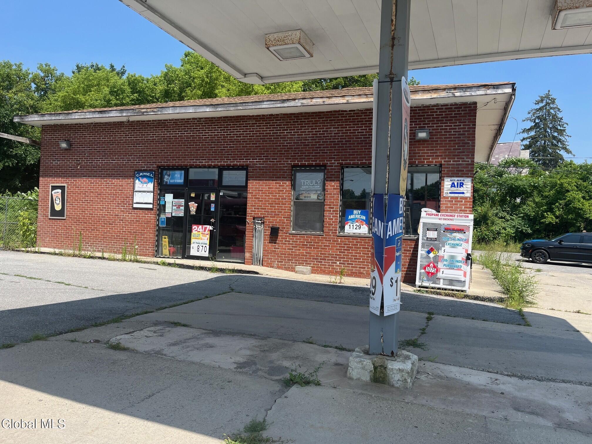 69 Montcalm Street