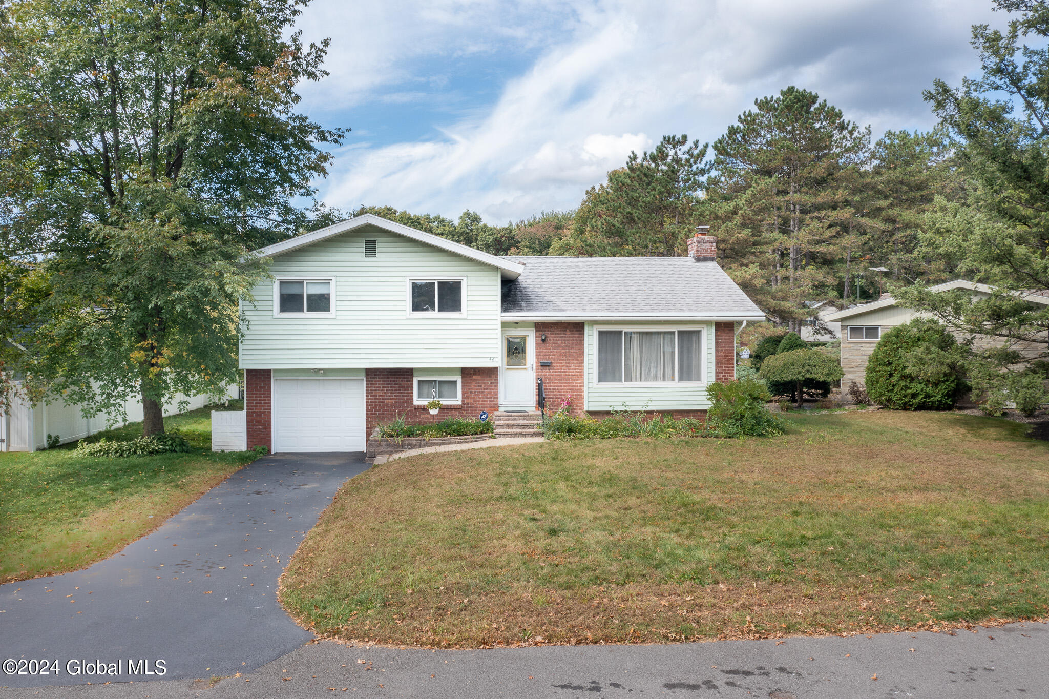 46 Nicholas Drive, Colonie, New York image 1