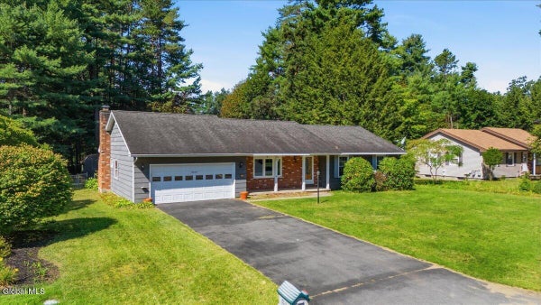 14 CROWNWOOD LN, QUEENSBURY, NY 12804 - Image fcef951bdfc5c118d5f87adf1574fd7d/4279712992