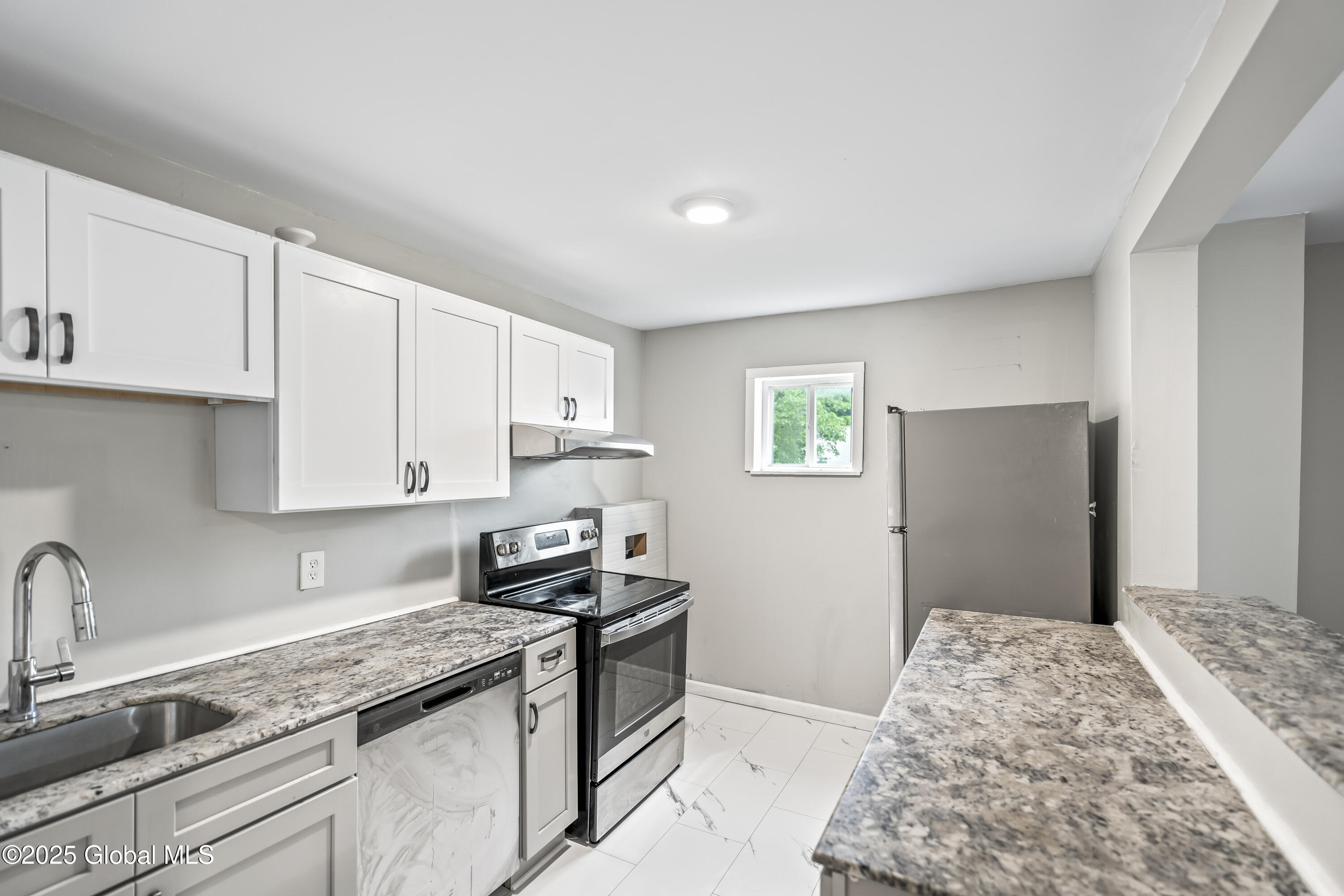 30 Campbell Avenue, Troy, New York image 9