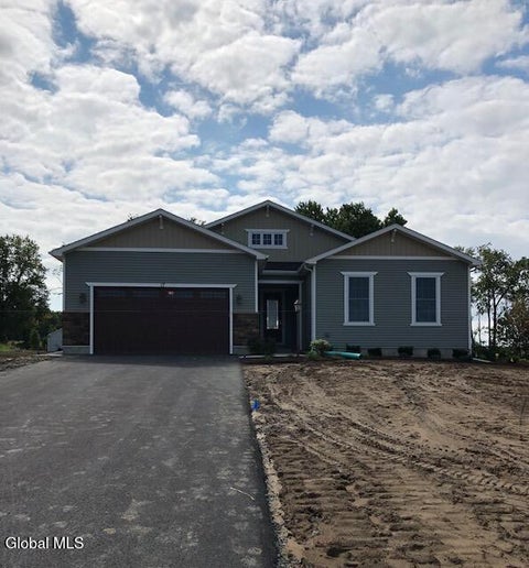 Homes For Sale - 40 Windrow Way<br/> Mechanicville, NY 12118