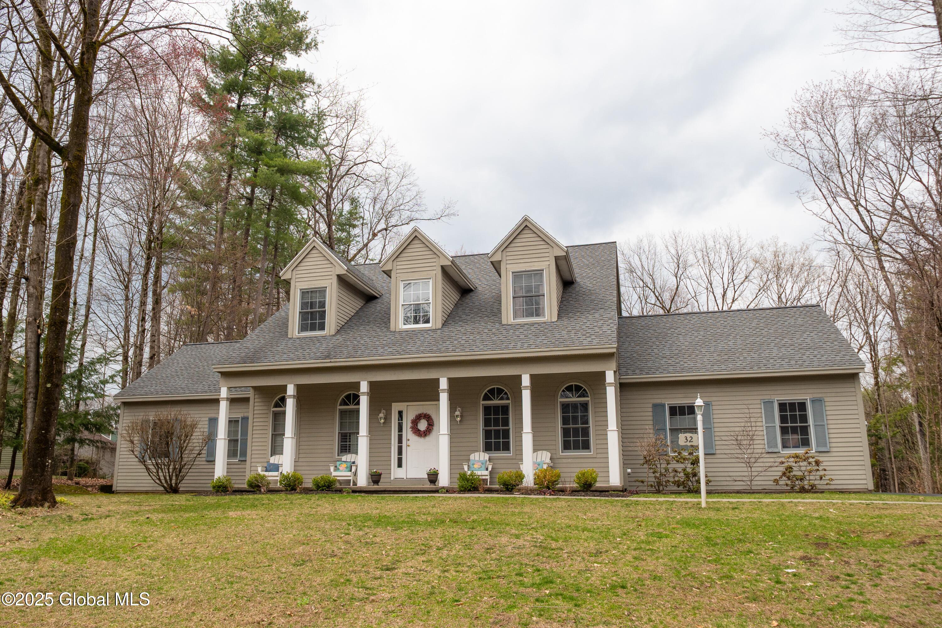 32 Sherwood Trail, Saratoga Springs, New York image 1
