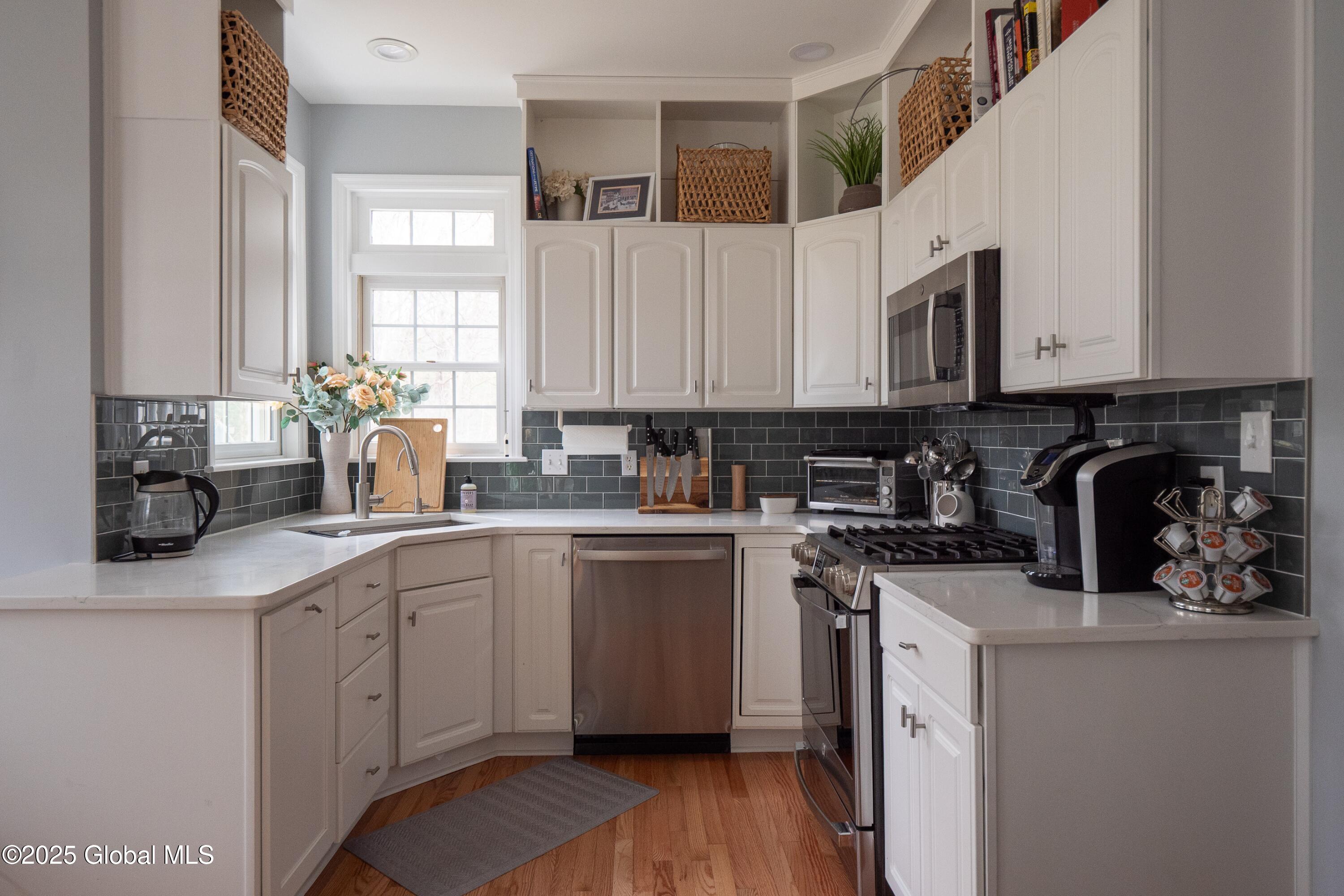32 Sherwood Trail, Saratoga Springs, New York image 5