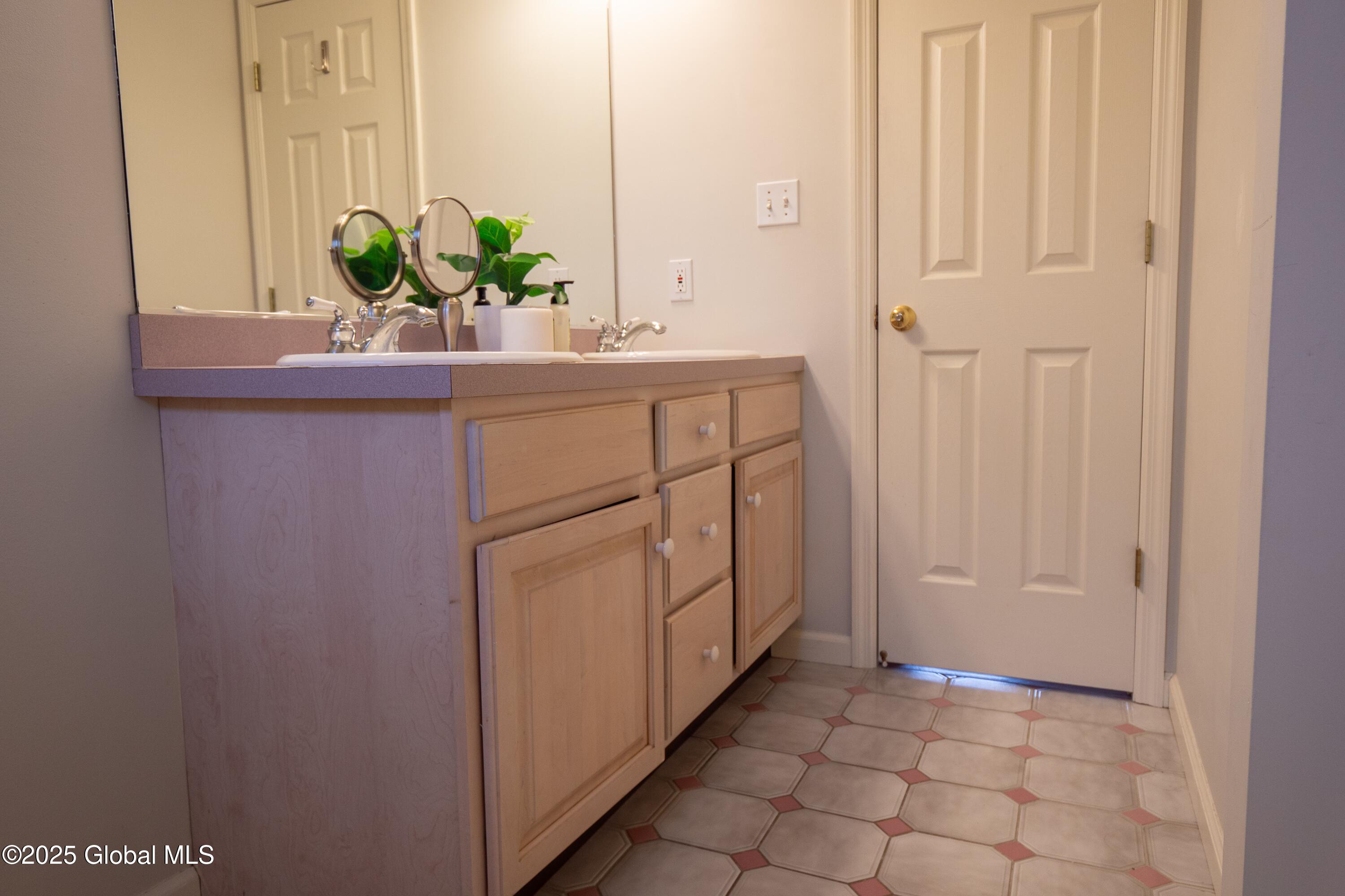 32 Sherwood Trail, Saratoga Springs, New York image 19