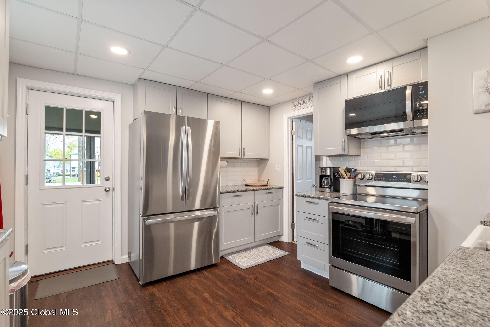 Mechanicville, New York 12118, United States, 3 Bedrooms Bedrooms, ,2 BathroomsBathrooms,Residential,Active,164322