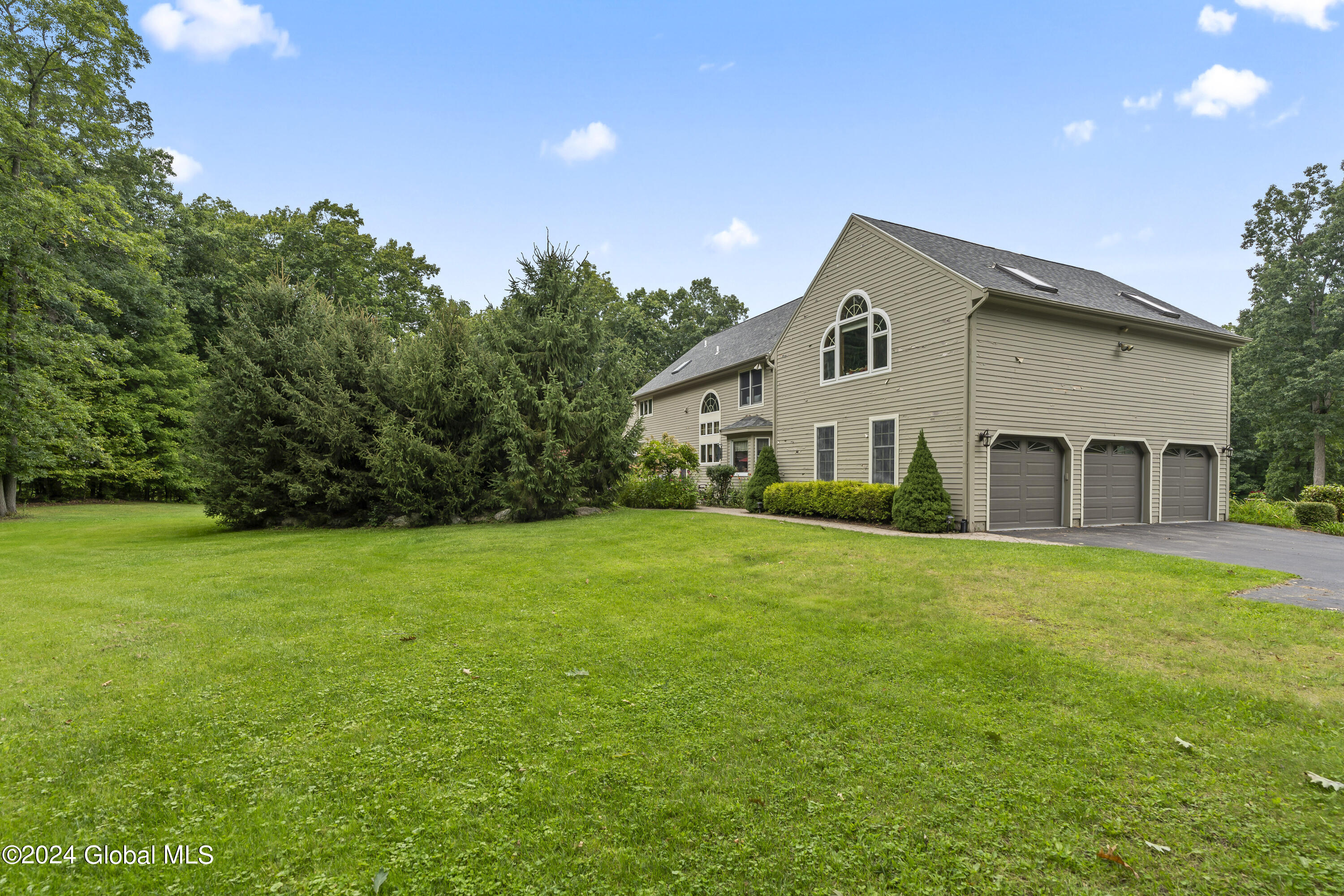 10 Spruce Run, East Greenbush, New York image 37