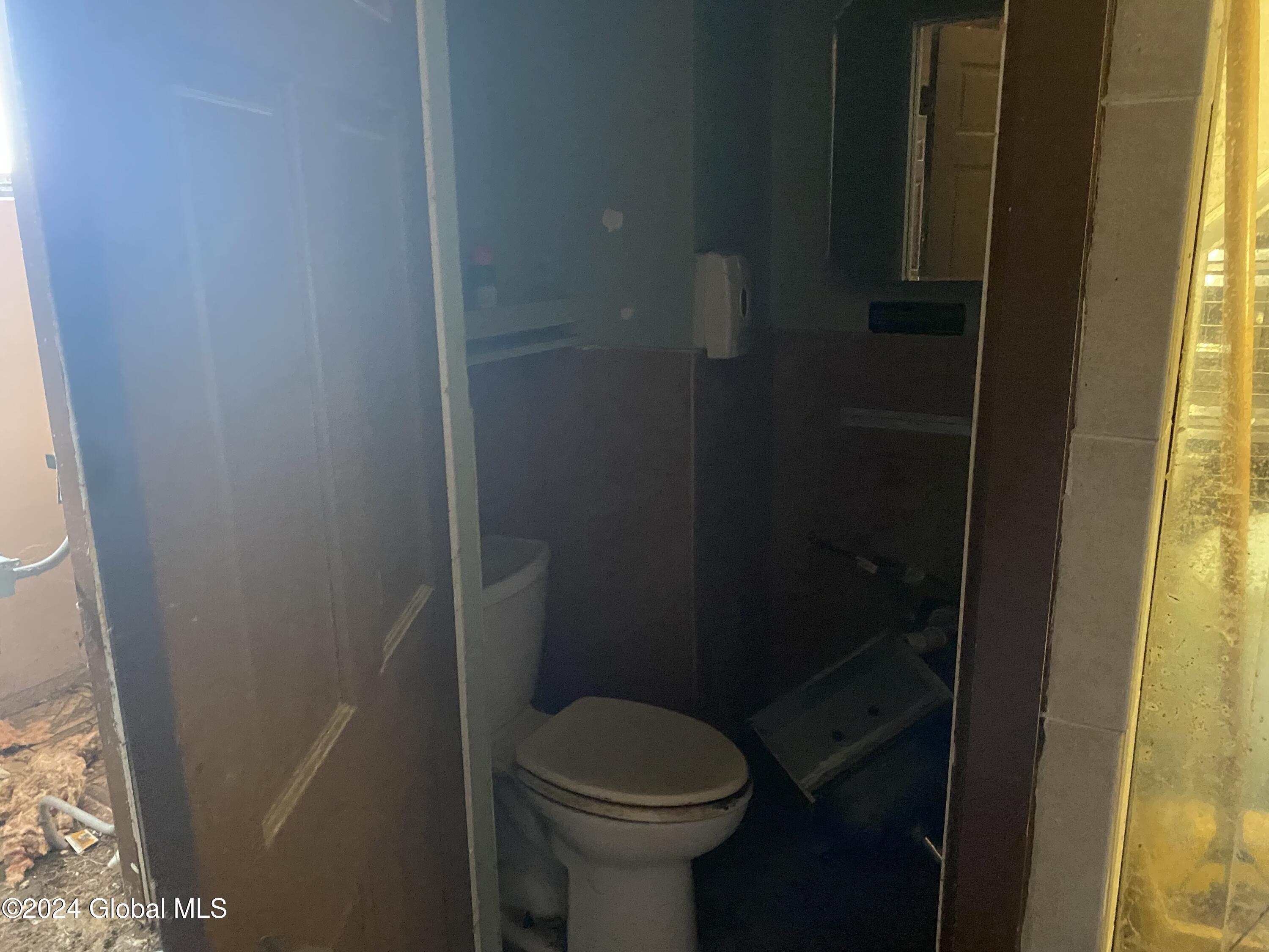 Schenectady, New York 12305, United States, ,2 BathroomsBathrooms,Commercial,Active,33169