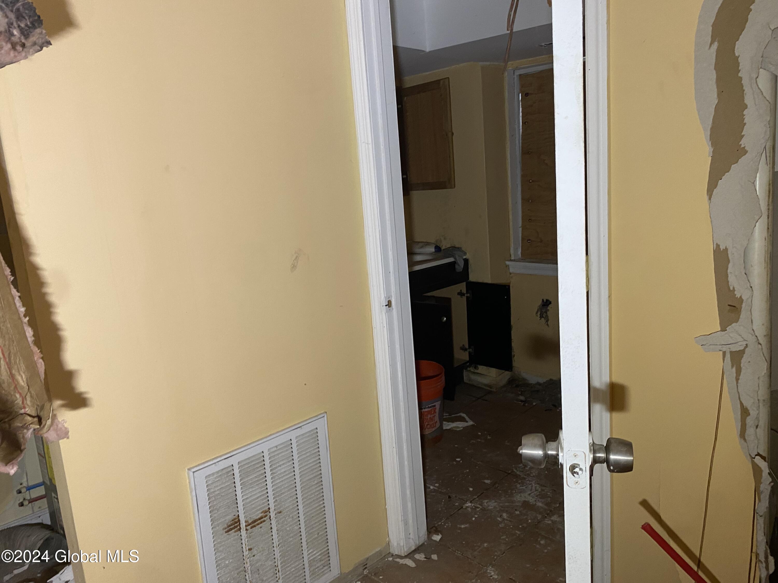 Schenectady, New York 12305, United States, ,2 BathroomsBathrooms,Commercial,Active,33169