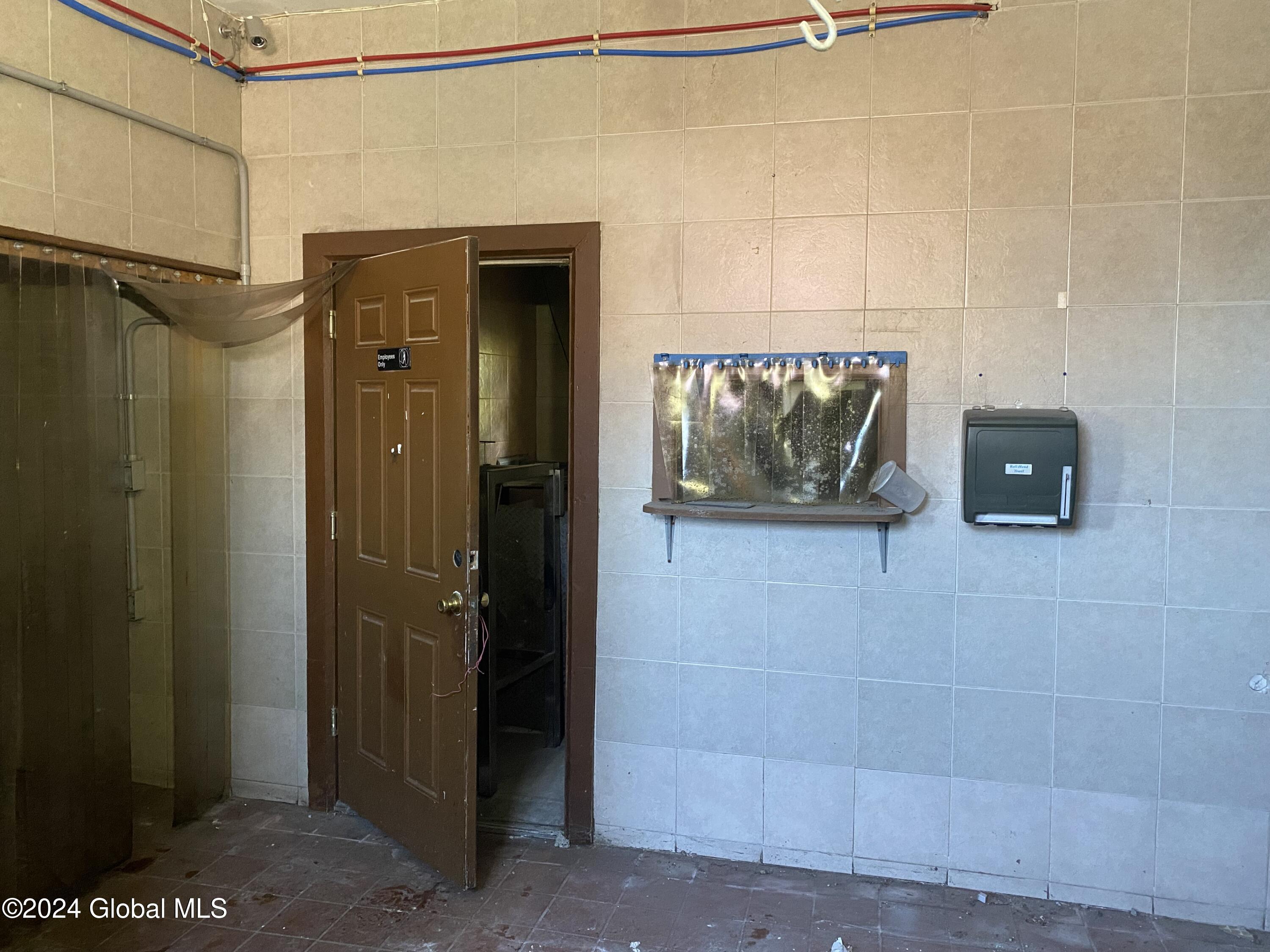 Schenectady, New York 12305, United States, ,2 BathroomsBathrooms,Commercial,Active,33169