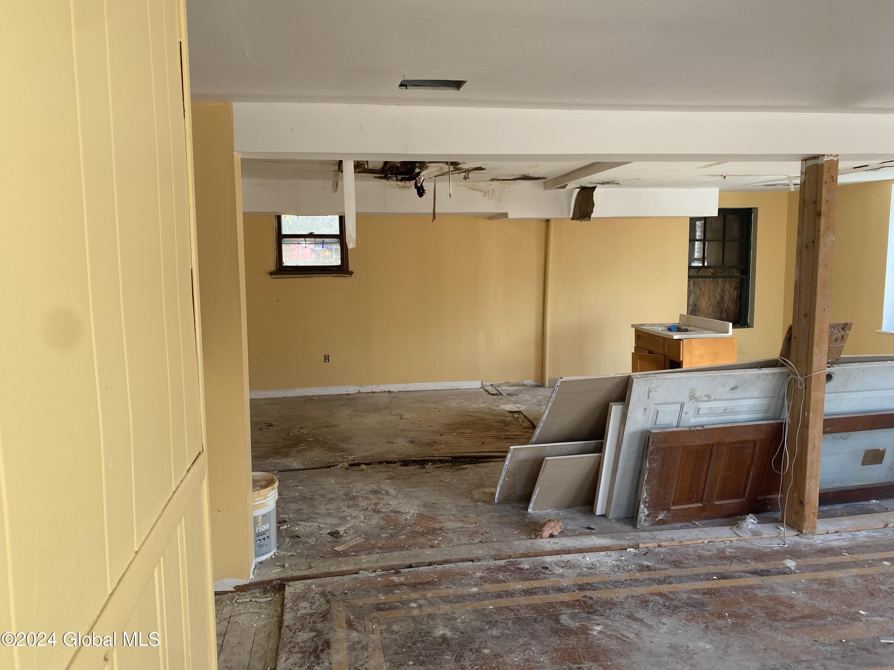 Schenectady, New York 12305, United States, ,2 BathroomsBathrooms,Commercial,Active,33169