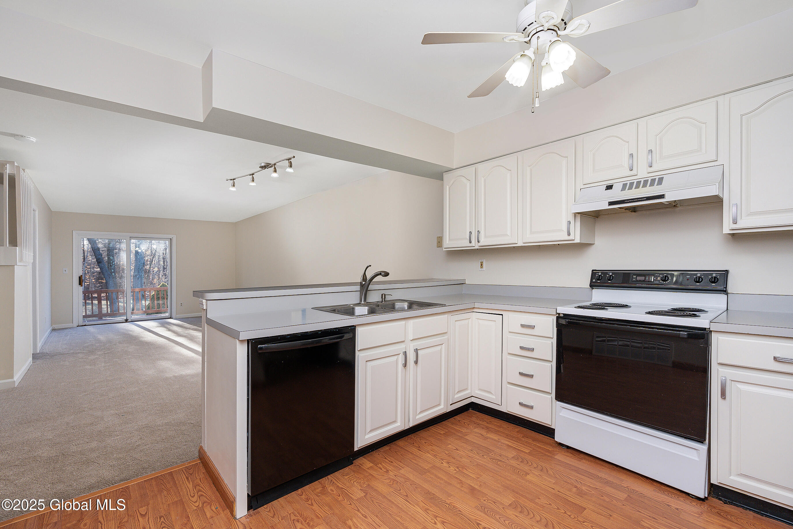 7705 Mykolaitis Lane, Schenectady, New York image 2