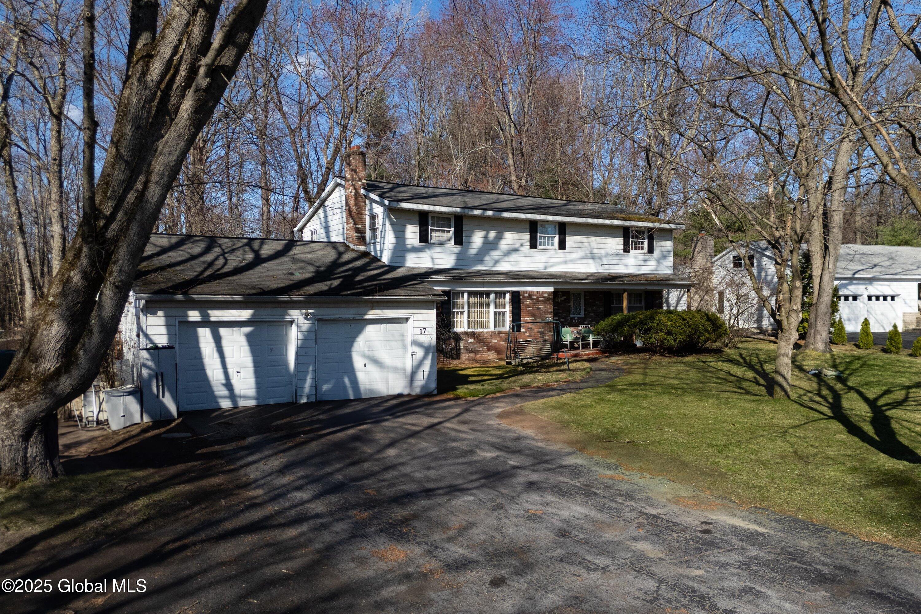 17 Rolling Brook Drive, Clifton Park, New York image 2