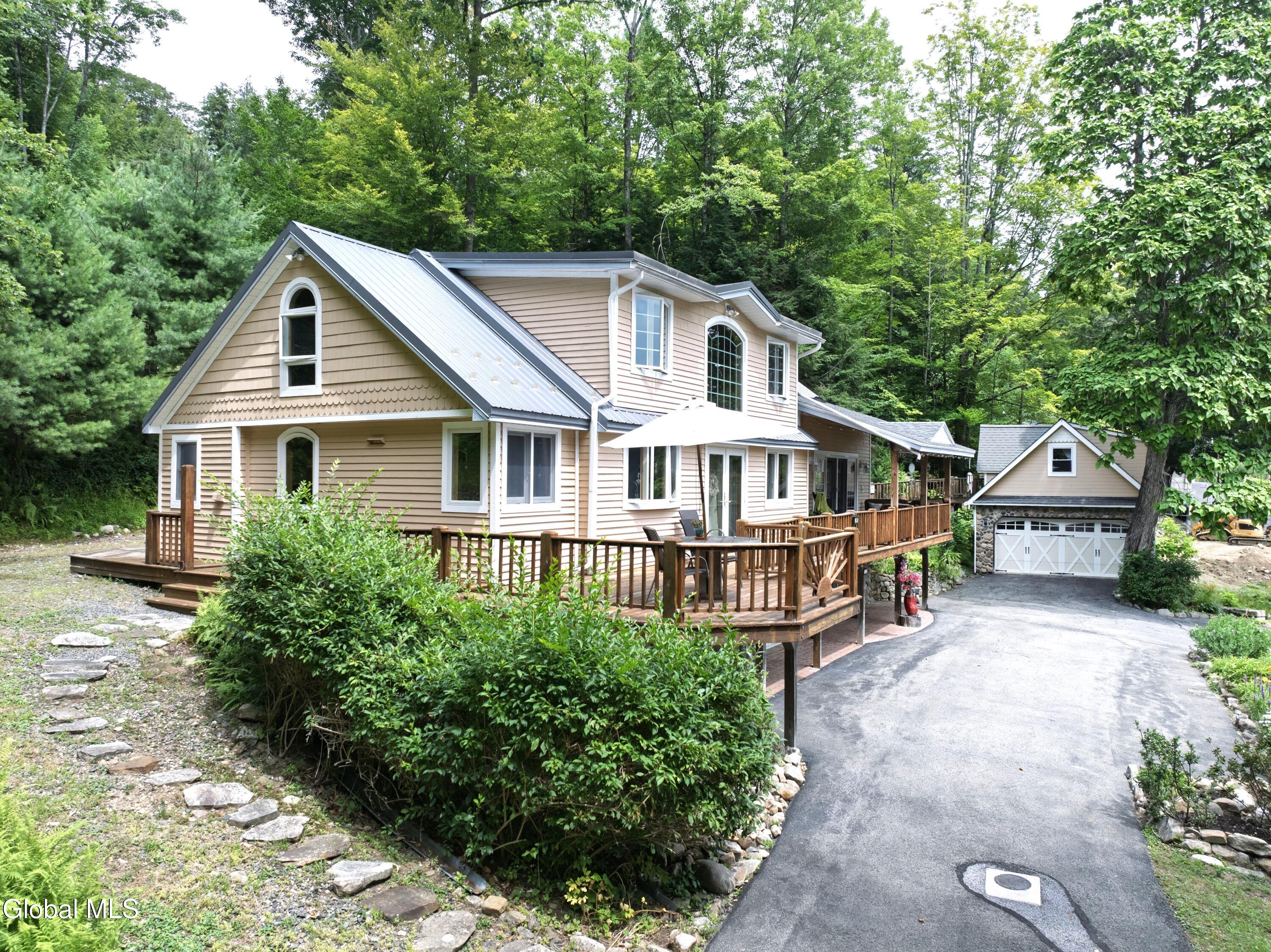 1141 North Shore Road