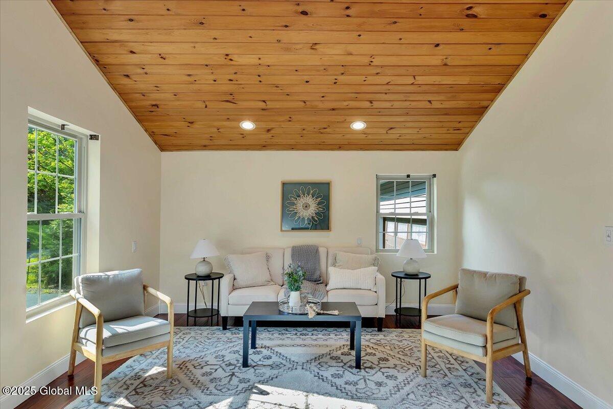 6 Maple Terrace