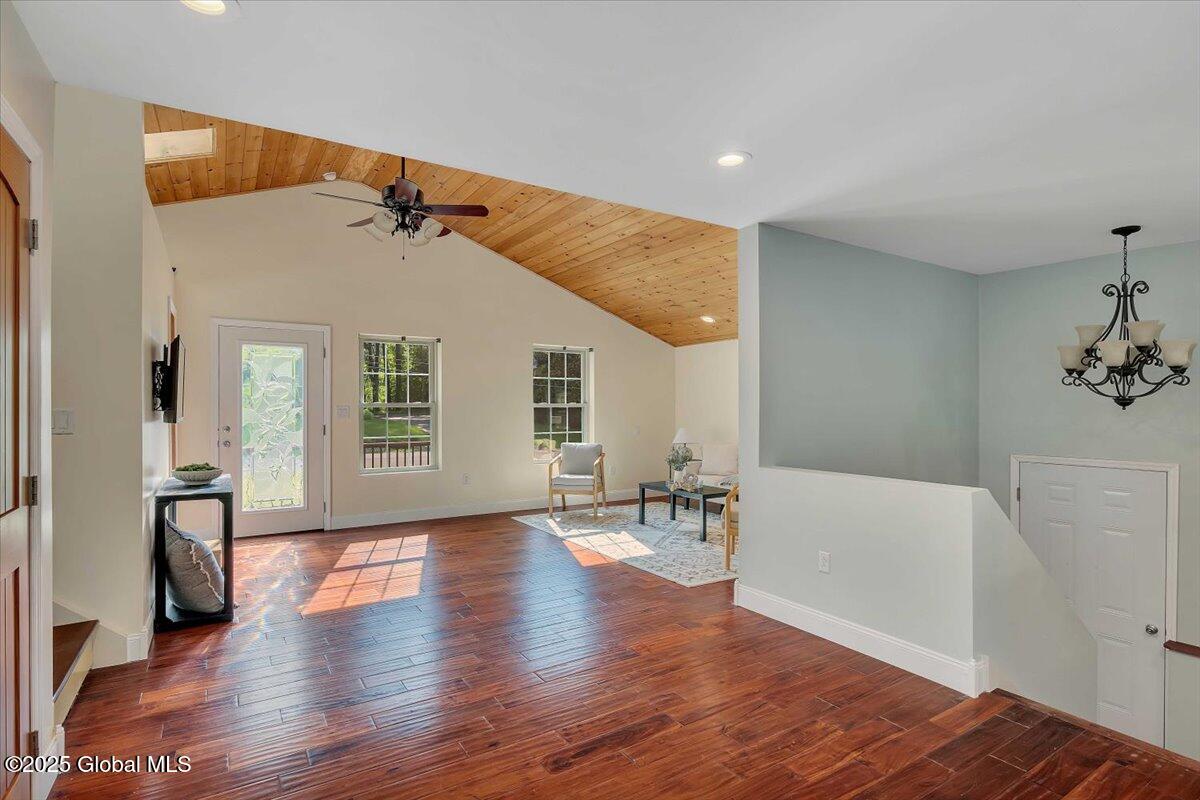 6 Maple Terrace