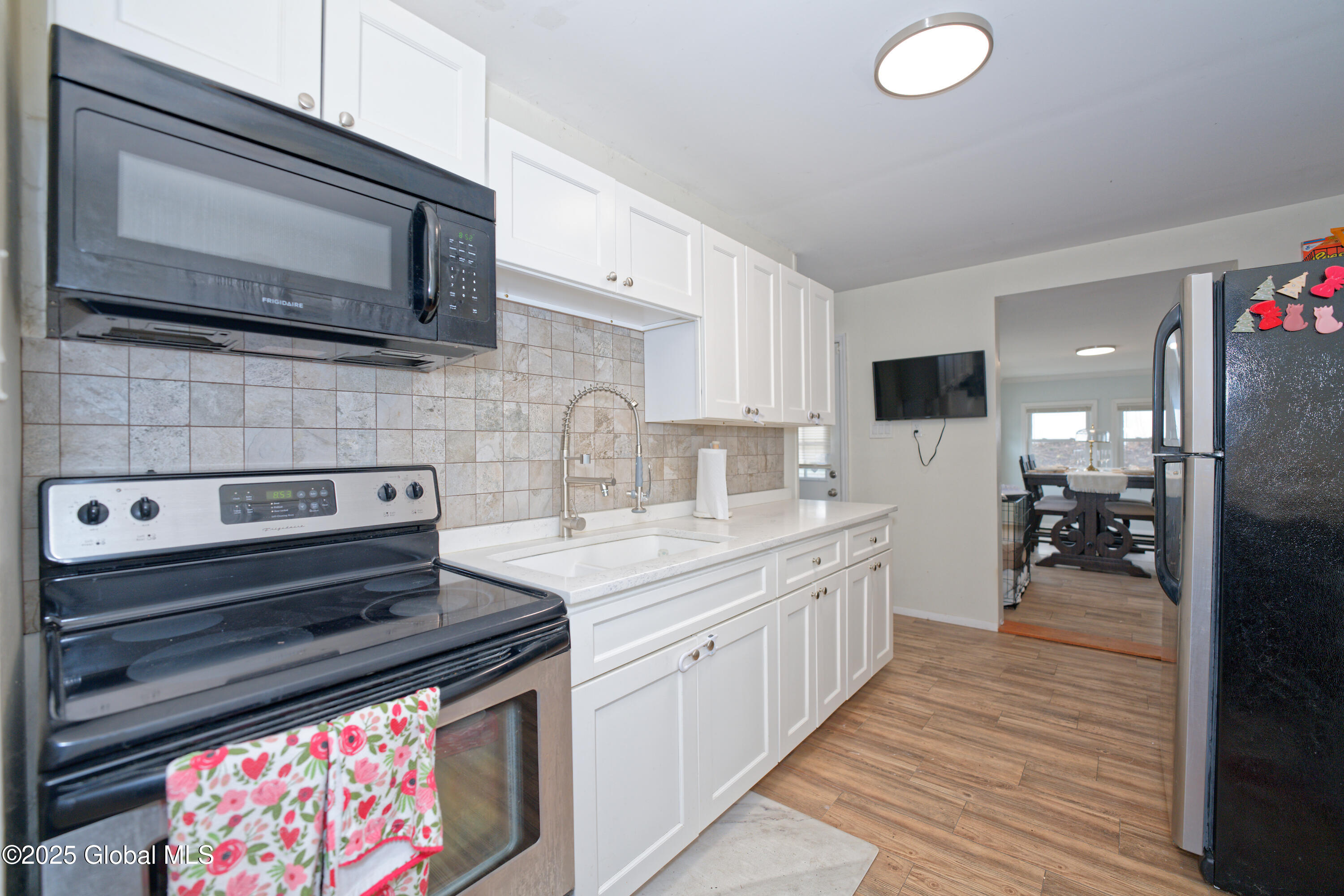 8 Thames Drive, Niskayuna, New York image 5