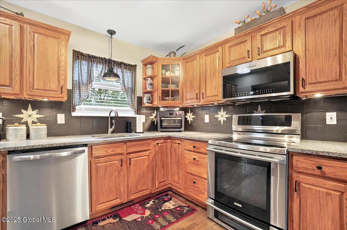 1284 Hillside Avenue, Niskayuna, New York image 9