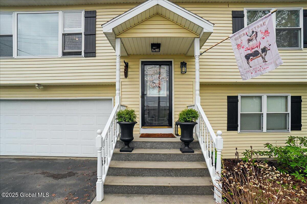 1284 Hillside Avenue, Niskayuna, New York image 2