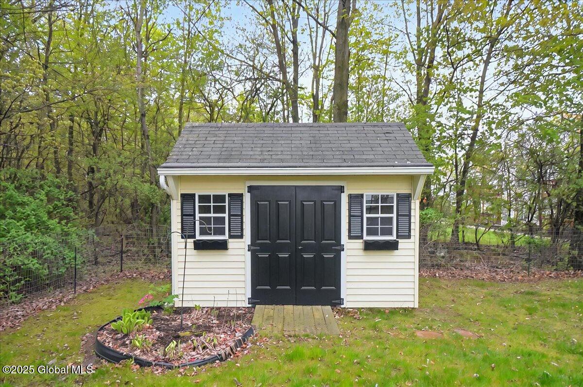 1284 Hillside Avenue, Niskayuna, New York image 35