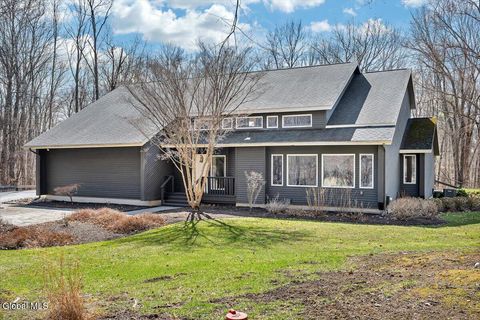 Homes For Sale - 212 Mannix Road<br/> Rensselaer County, East Greenbush, NY 12061