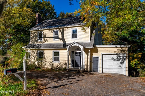 Photo of 2515 Englewood Avenue, Schenectady, NY 12309 (MLS # 202628878)