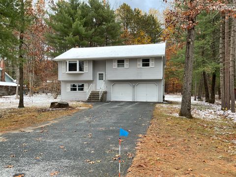 Photo of 115 Plum Poppy North Rd, Malta, NY 12020 (MLS # 202529483)