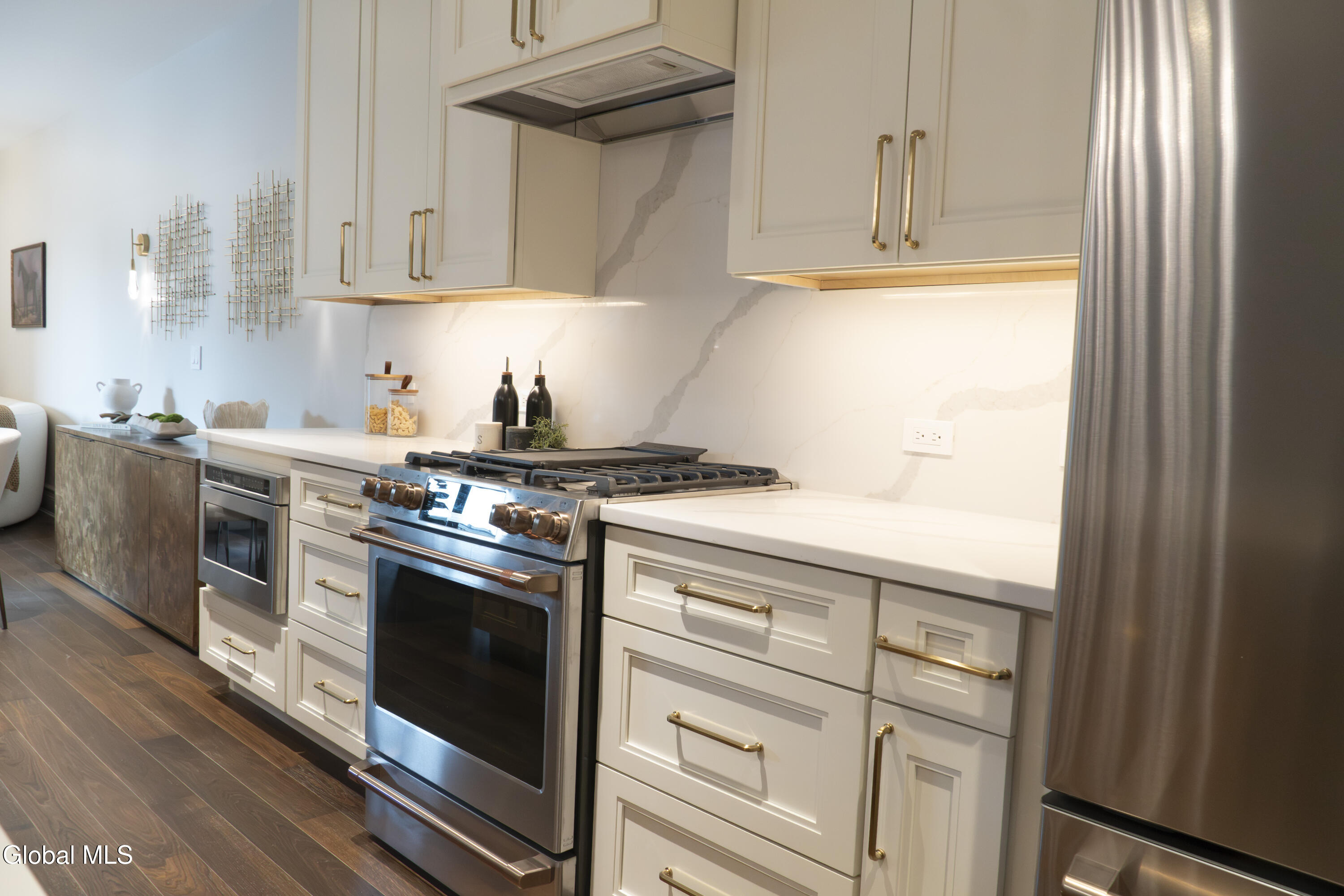 78 Church Street 305