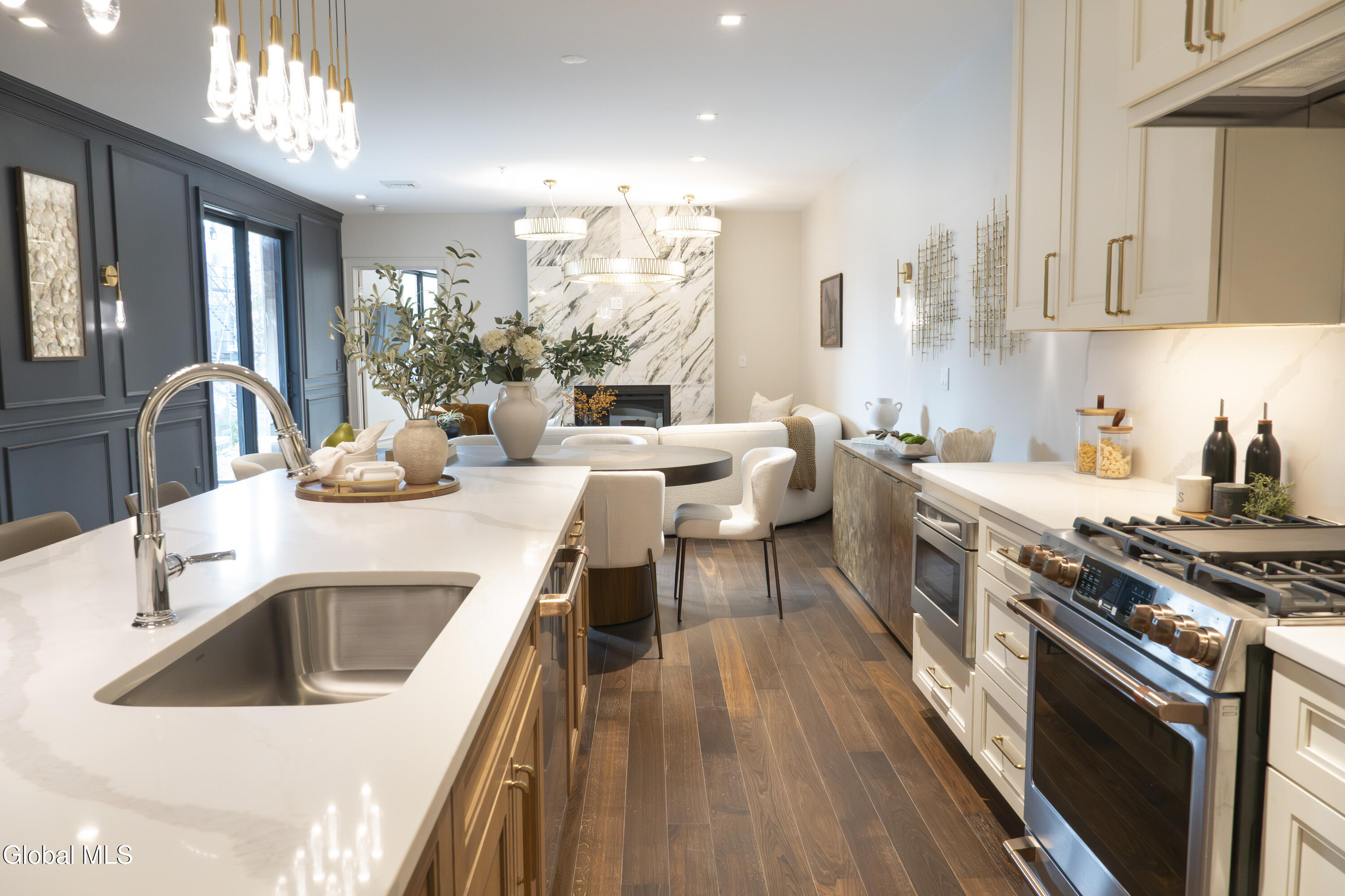 78 Church Street 305