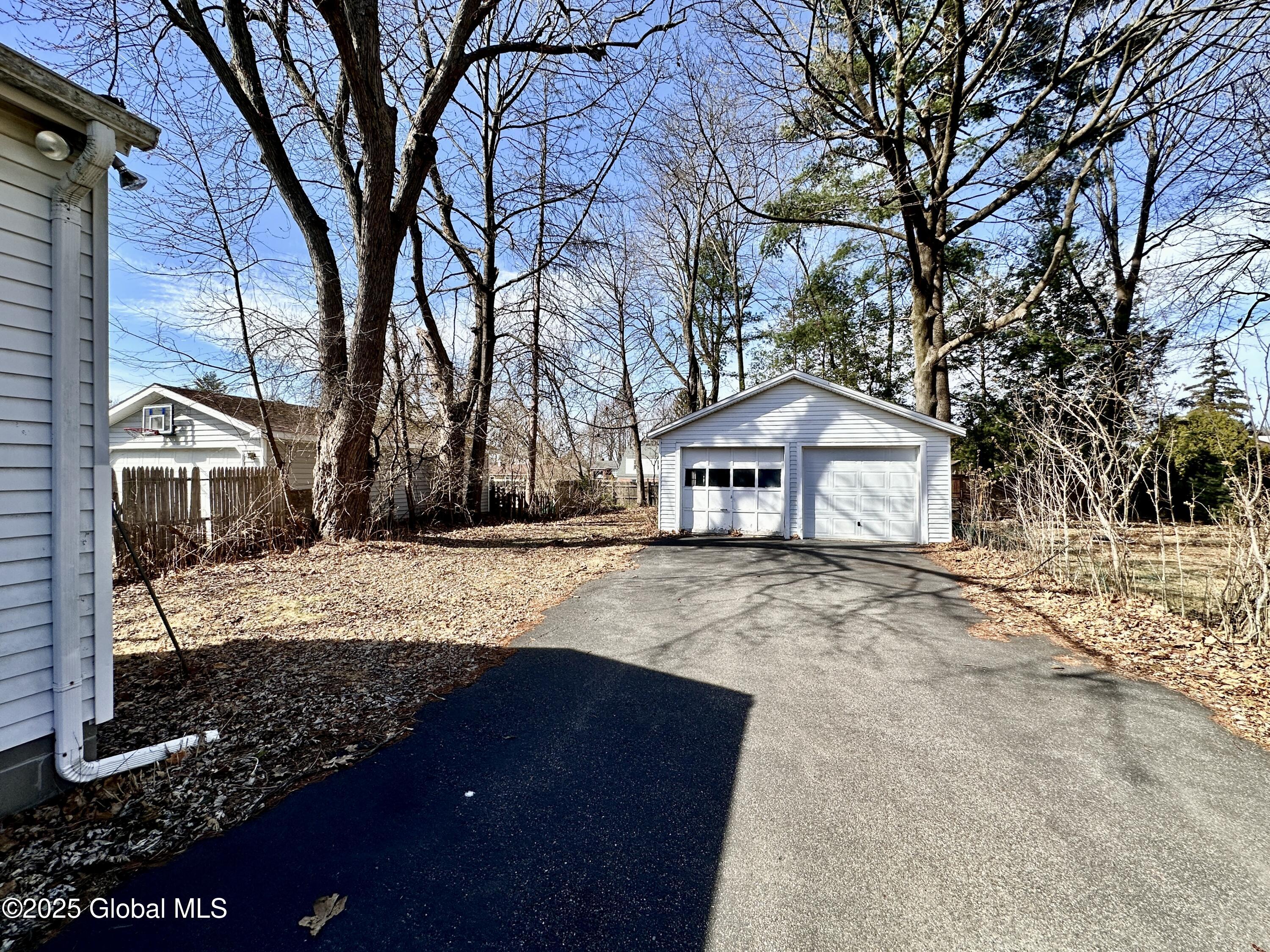 11 Middlesex Road, East Greenbush, New York image 36