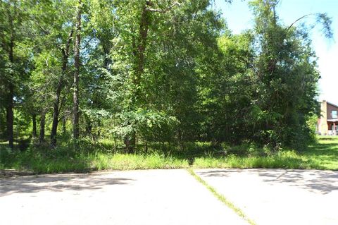 Photo of TBD Bending Oaks Lane, Livingston, TX 77351 (MLS # 15011385)